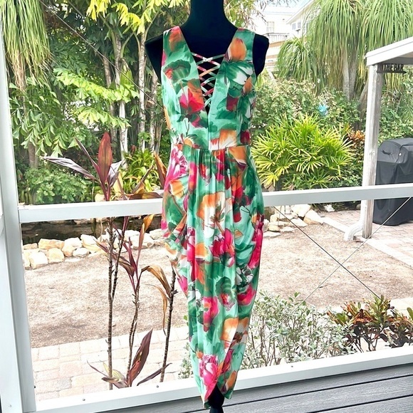 Venus,Sexy Multi-Floral Print,Strappy Chest,Draped Bodice,Excellent ConditionM - Picture 6 of 12